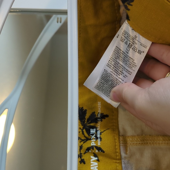 5 for $30 - Old Navy Pixie size 12 - Picture 3 of 4